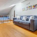 Elena House Apartmán *