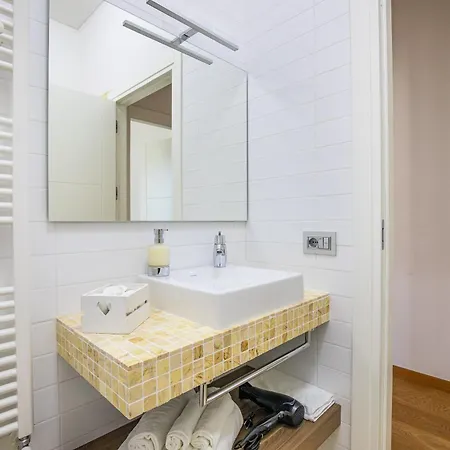Апартаменти Elena House