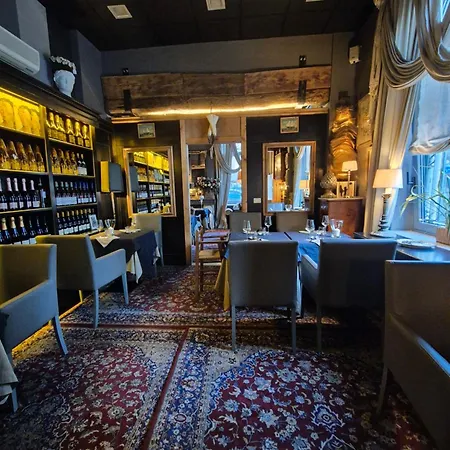 Elena House Апартаменти
